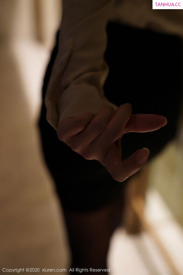 张雨萌 纯小希 [XiuRen]高清写真图 2020.12.17 No.2906 模特合集第3张图片